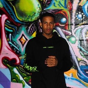 Meet your Posher, Devan